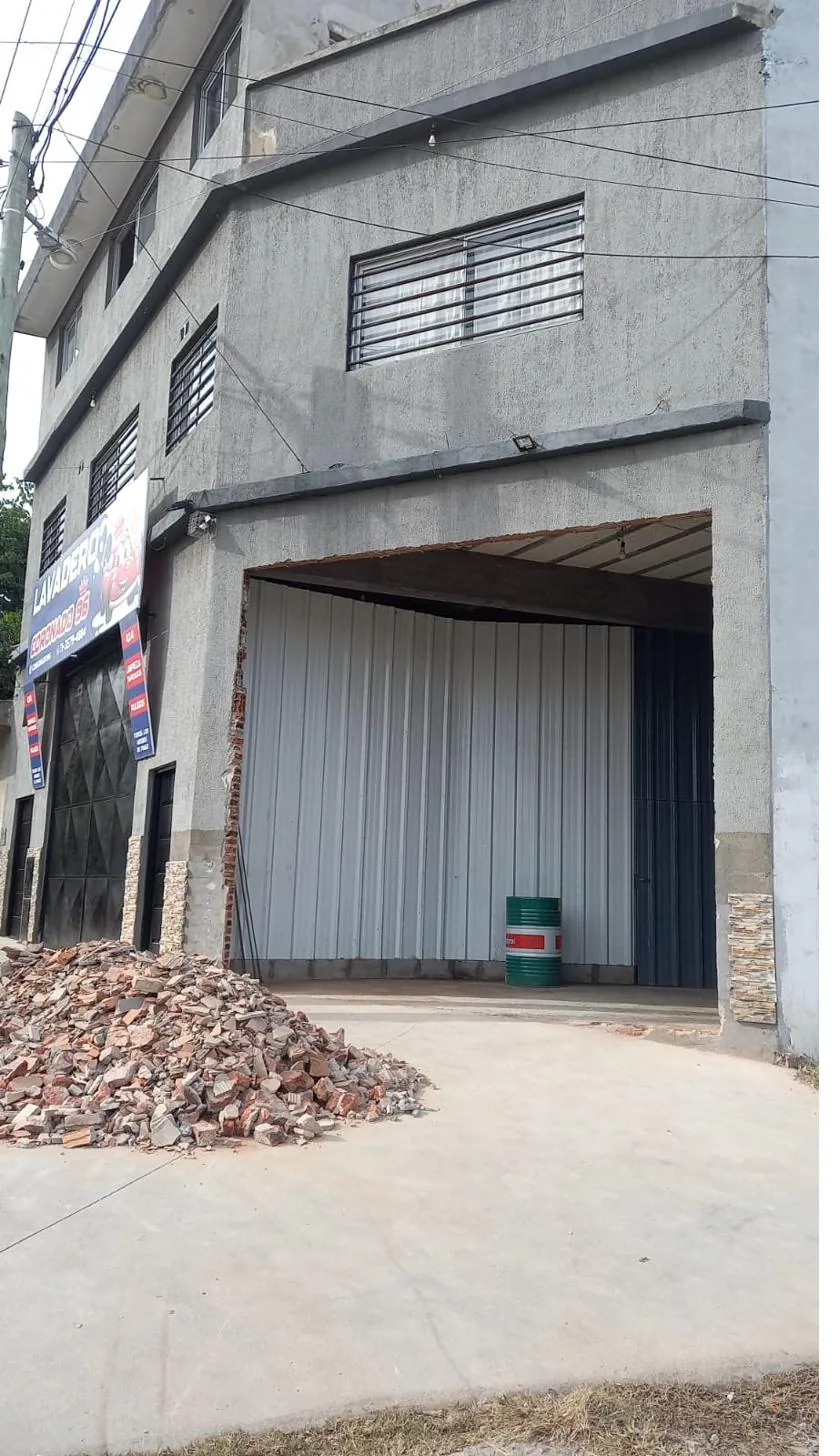 Portón corredizo sobre línea municipal